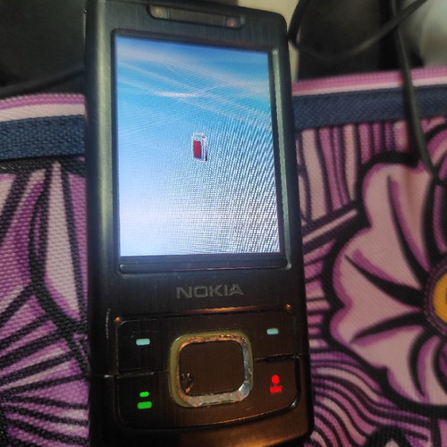 Nokia Model 6500s-1 Type RM-240 used, with charger