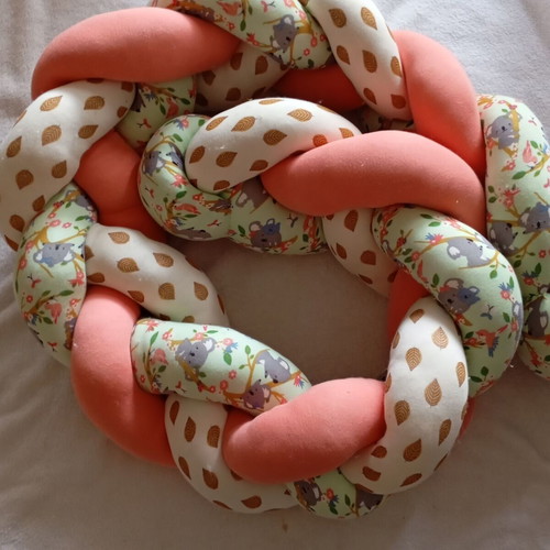 Braided bumper for baby crib like new with leaves and koala