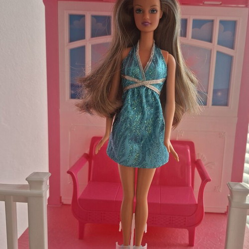 Barbie doll like new