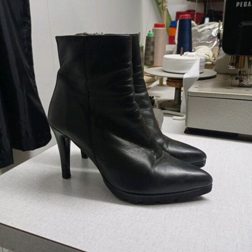 Marian leather ankle boots like new, black stiletto size 38