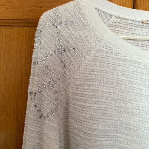 White thin knitted pullover with studs new, size L