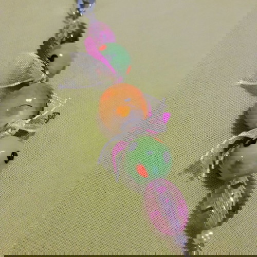 Μακρύ πολύχρωμο κολιέ μεταχειρισμένο με μεταλλική αλυσίδα