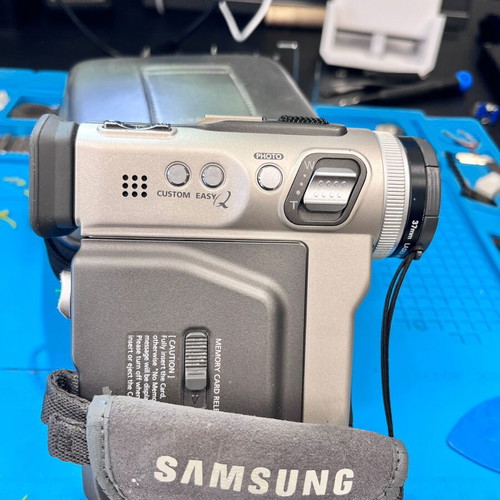 Samsung Digital Camcorder VP-D190i like new