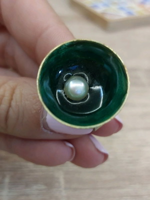 Ring with enamel and liquid glass design, adjustable size