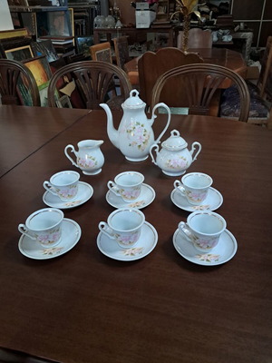 Coffee set 9 pieces like new