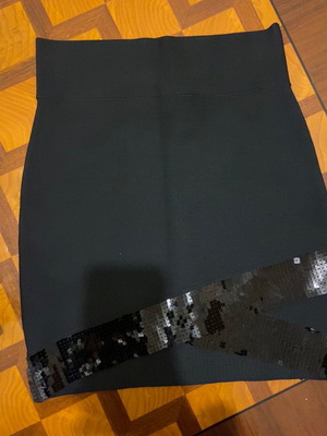 BCBG Maxazria black skirt with sequins like new