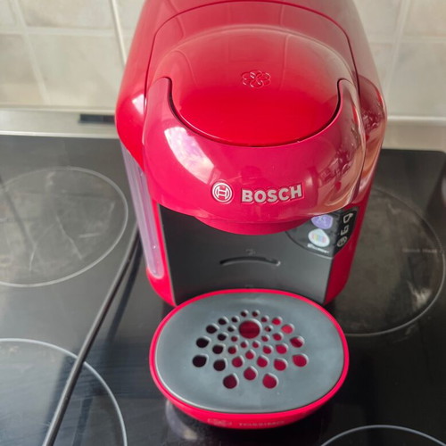 Bosch TAS1201 Tassimo Espresso Coffee Maker like new, red