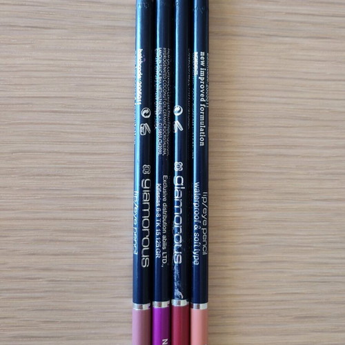 Glamorous lip liners like new, pack of 4 pieces