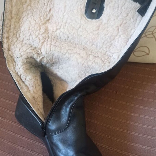 Women's winter boots used, natural leather and fur, size 38, black