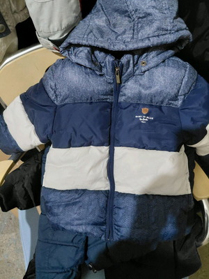 Μπουφάν Mayoral μεταχειρισμένο για αγόρι 2 ετών, άσπρο και μπλε, μέγεθος 92 cm