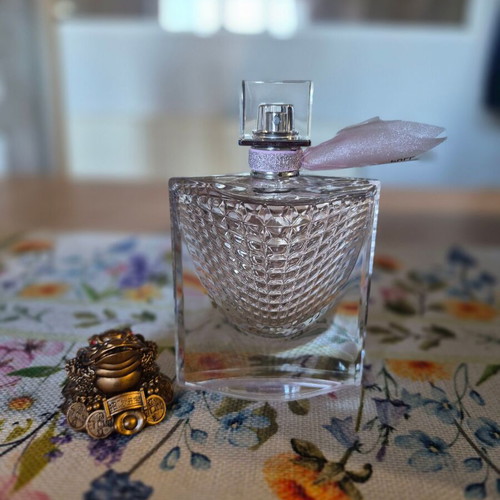 Lancome La Vie Est Belle Flowers of Happiness Eau de Parfum 75 ml like new