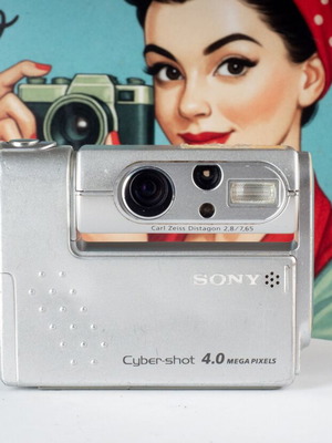 Sony Cyber-shot DSC-F77A digital camera used with Zeiss lens