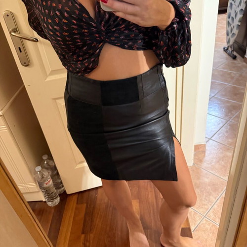 Black skirt 100% leather Saint Tropez medium size new