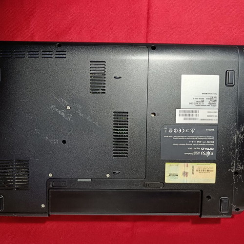 Fujitsu Amilo Pi 3560 laptop used, 15.6 inch screen