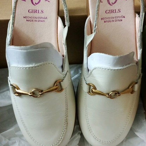 Pablosky children's closed shoes new, white and beige, size 32