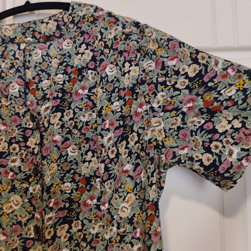 Dress-robe XL like new, colorful, breathable fabric with buttons