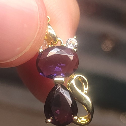 Women's necklace with purple stones