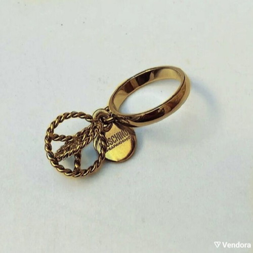 Moschino Cheap and Chic ring new, gold plated steel, Y2K