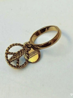 Moschino Cheap and Chic ring new, gold plated steel, Y2K