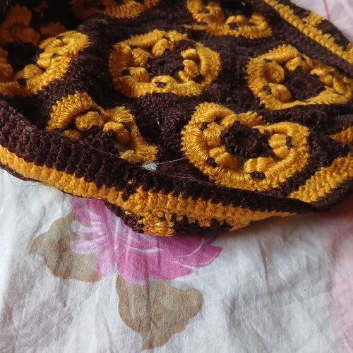 Knitted cover used for chair or stool 29x31 cm