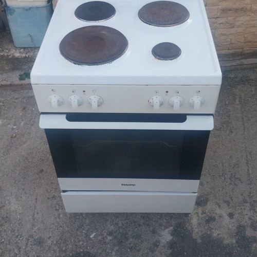 ESKIMO electric stove with 4 burners and oven, white