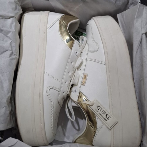 Guess Lifet Flatforms sneakers size 41, like new, white and gold