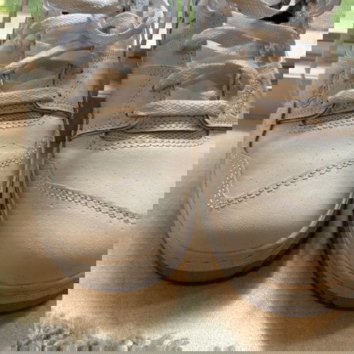 New Balance 550 athletic shoes like new, size 45.5, white