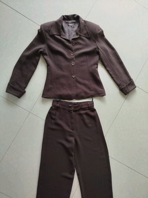 Women's brown suit like new