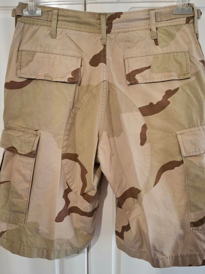 Helikon-Tex Cargo Shorts Desert Camo like new, size S