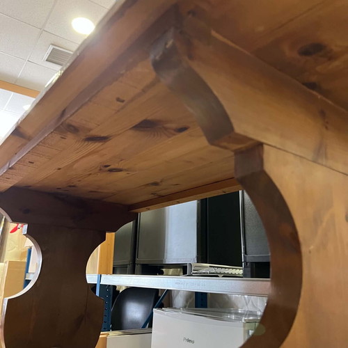 Дървена кухненска маса употребявана с резбовани крака 110x54x77 см