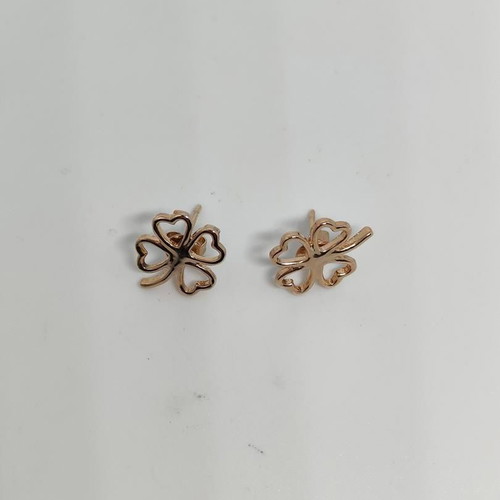 Four-Leaf Clover Earrings in Pink Gold Color like new