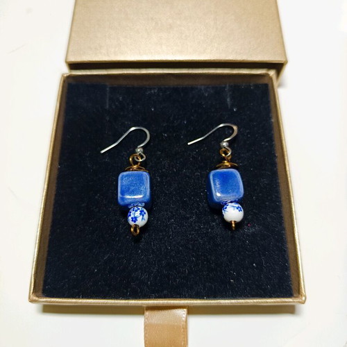 Vintage earrings with ceramic beads new, blue and white