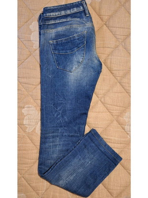 Blue jeans used