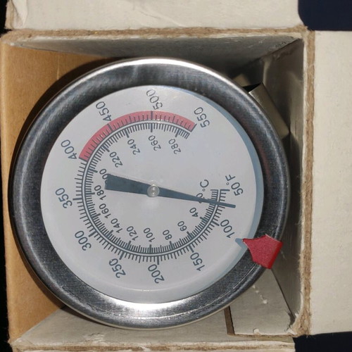Kitchen thermometer like new with slightly foggy glass