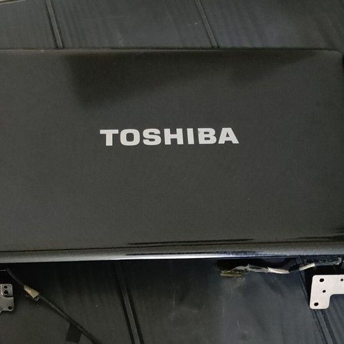 Toshiba Satellite L600-01B Screen with Hinges and Camera like new