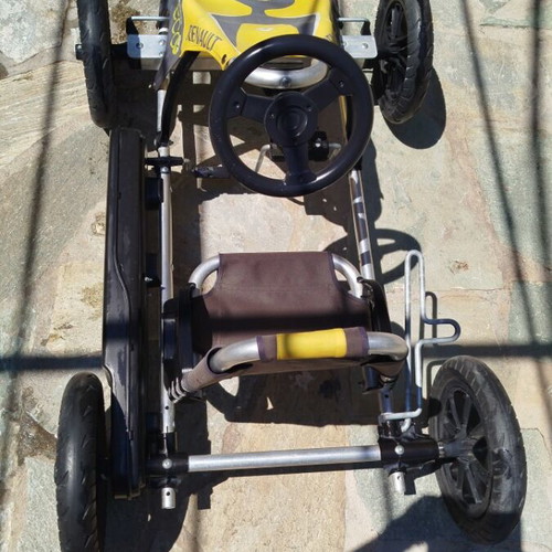 Renault Eco 2 pedal car used with adjustable seat and handbrake