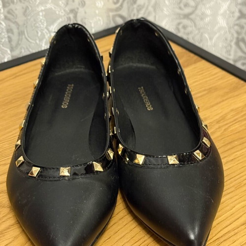 Black ballerina shoes with studs like new, size 40