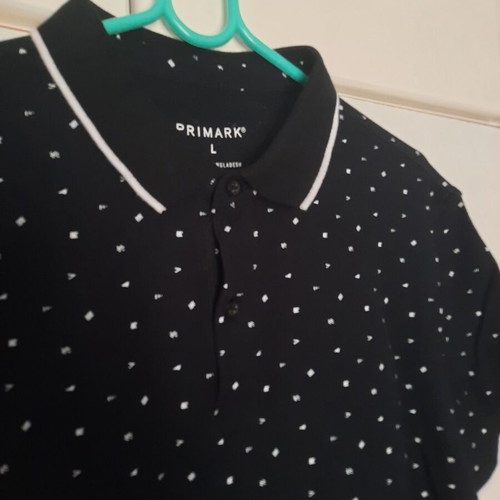 Polo T-Shirt Primark with symbol pattern like new, size L