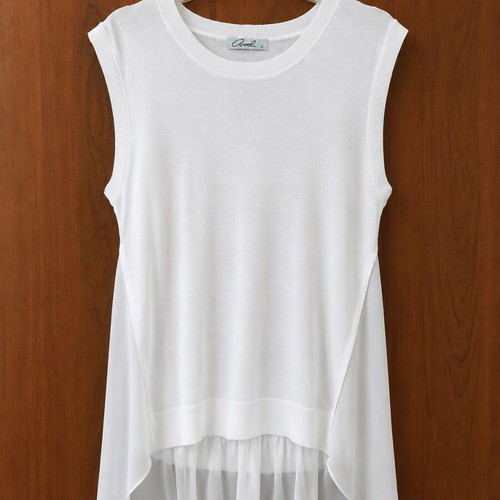 Axel white sleeveless blouse like new with asymmetric hem