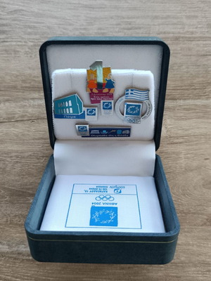 Συλλεκτική Επίσημη Κασετίνα με 4 pin Ολυμπιακών Αγώνων 2004 καινούργιο