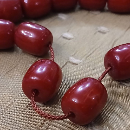 Mastic komboloi worry beads, bakelite, 18 beads