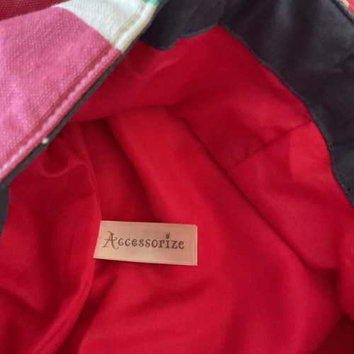 Accessorize shoulder bag like new, multicolor