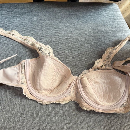 Intimissimi lace bra size 85B like new, pink