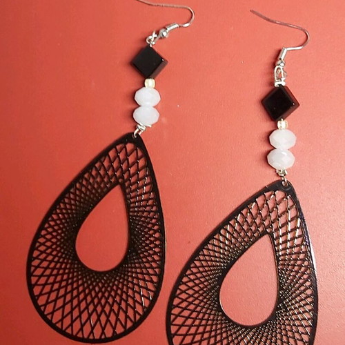 Handmade earrings new, black