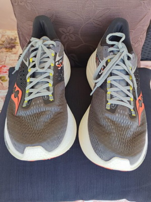 Saucony Ride 17 Athletic Sneakers Size 47 Like New
