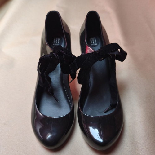 Melissa women's pumps size 39 used, black