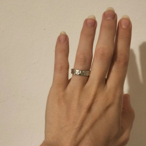 Laitnesse silver ring with hammered surface, new