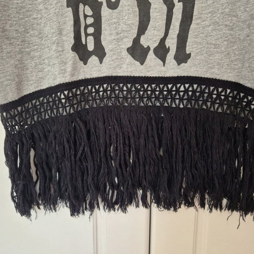 Short-sleeve T-shirt with fringes Iso like new, black and gray