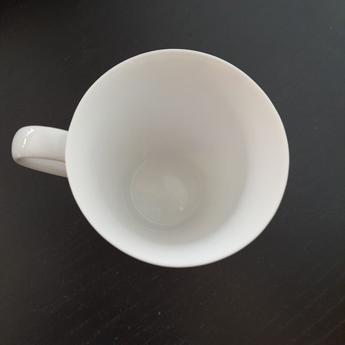 Papillon FINE Porcelain mug in excellent condition