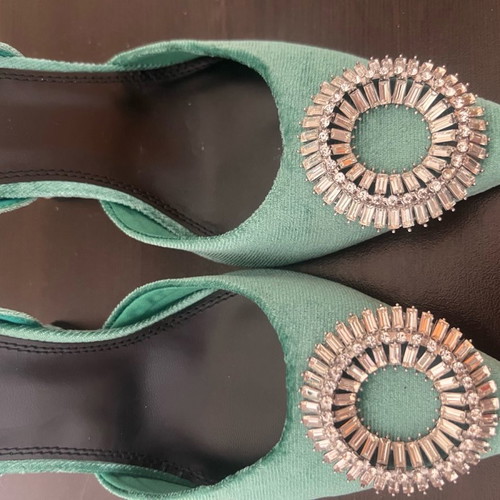 High-heeled shoes new, size 38, green with jewel